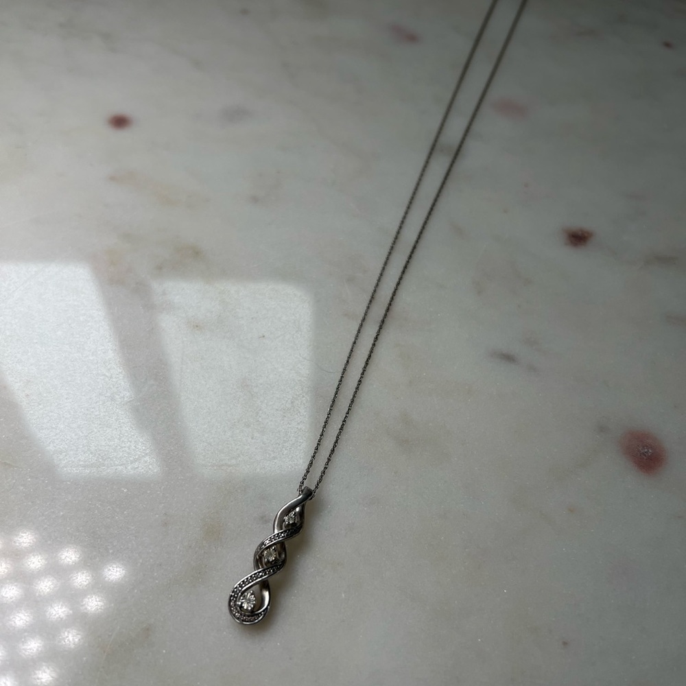 Elegant Silver Necklace